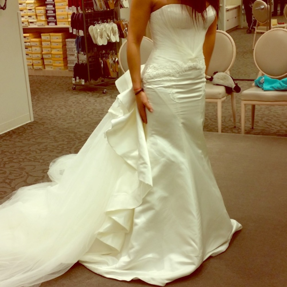 NEVER BEEN WORN TRULY ZAC POSEN Dress